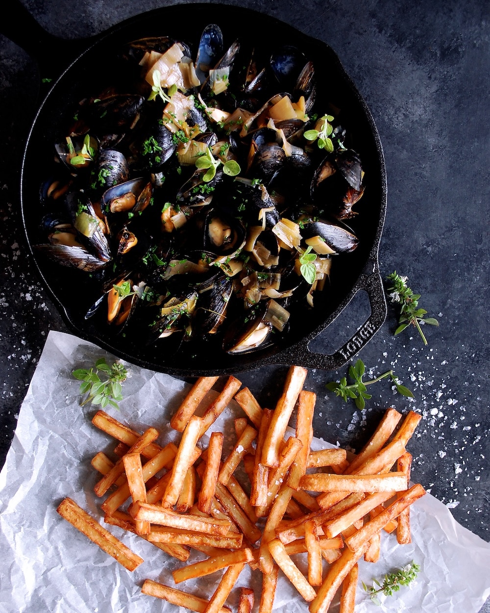 Moules à l'ail noir